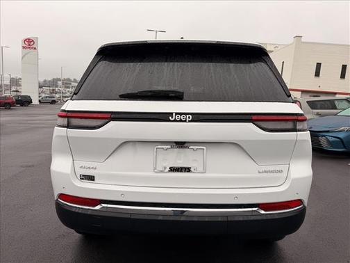 Bright White Clear Coat Pw7 2026 Jeep Grand Cherokee Laredo