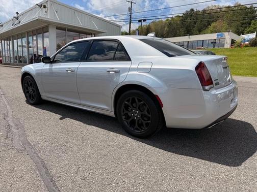 2023 Chrysler 300 Touring