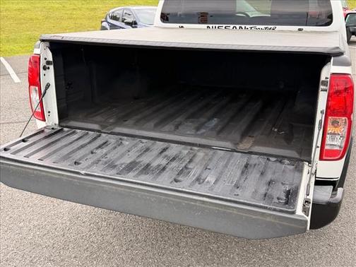 White 2019 Nissan Frontier S