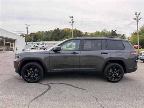Baltic Gray 2023 Jeep Grand Cherokee L Laredo