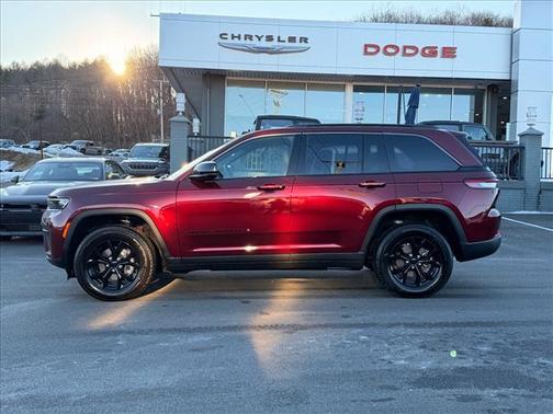 2026 Jeep Grand Cherokee Altitude