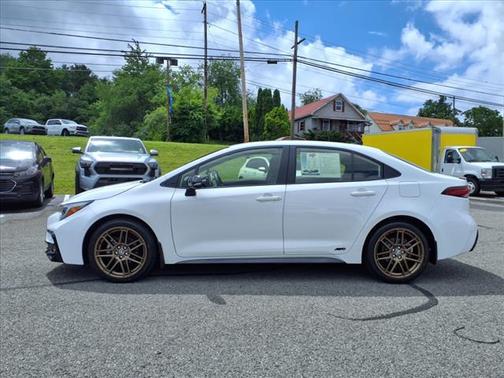 2024 Toyota Corolla Hybrid SE