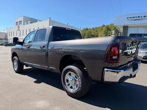 2026 RAM 2500 TRADESMAN 4X4 CREW CAB 6