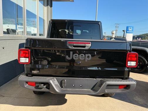 2025 Jeep Gladiator Sport S