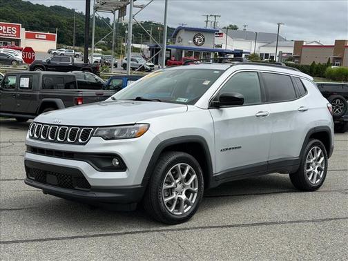 Silver Zynith 2024 Jeep Compass Latitude Lux