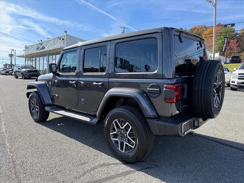 2026 Jeep Wrangler SAHARA 4 DOOR 4X4