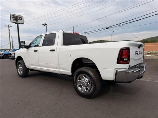 2026 RAM 2500 TRADESMAN 4X4 CREW CAB 6