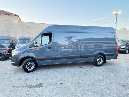 2019 Mercedes-Benz Sprinter 2500 HIGH ROOF LOW MILE
