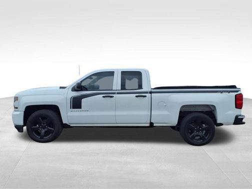 2017 Chevrolet Silverado 1500 Custom