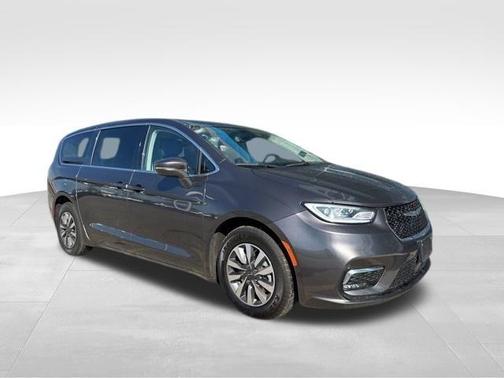 2022 Chrysler Pacifica Hybrid Touring L