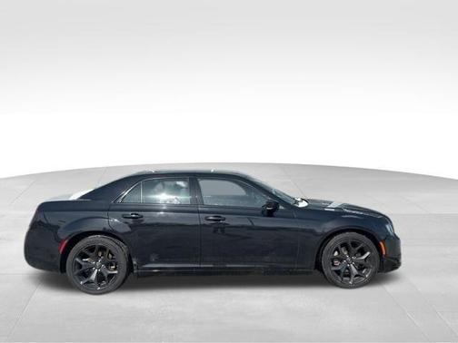 2022 Chrysler 300 S