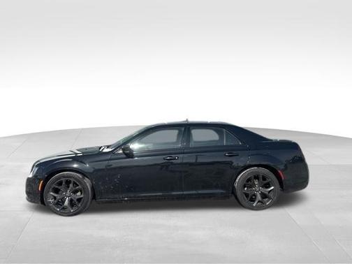 2022 Chrysler 300 S