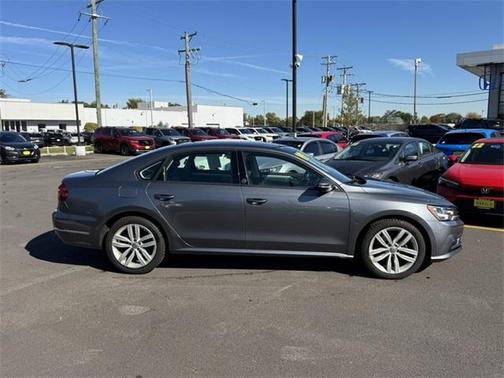 2019 Volkswagen Passat 2.0T Wolfsburg