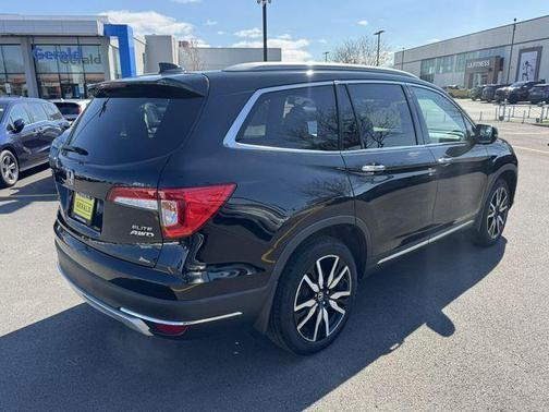 Black 2022 Honda Pilot Elite