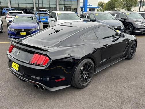 2017 Ford Shelby GT350 Base
