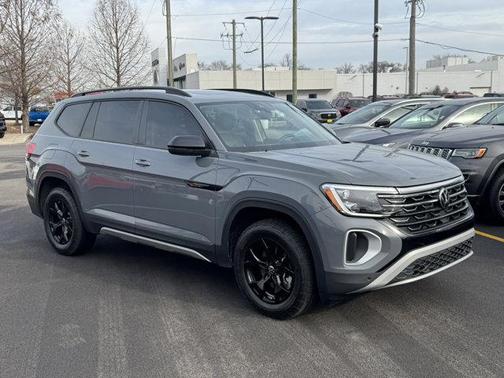 2025 Volkswagen Atlas 2.0T Peak Edition