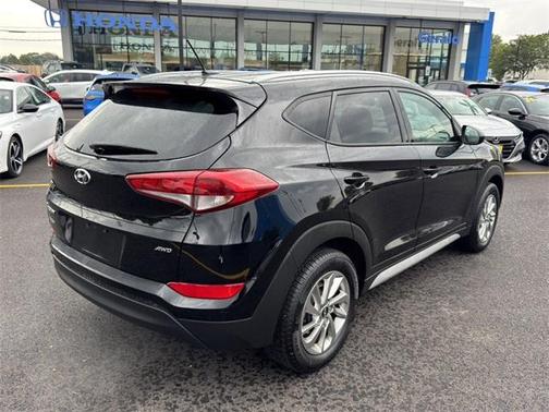 2017 Hyundai TUCSON SE