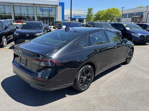 Crystal Black Pearl 2025 Honda Accord SE