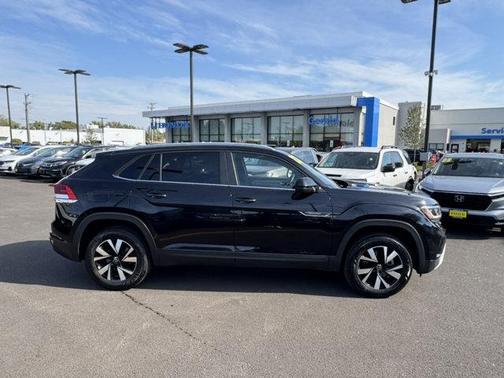 2022 Volkswagen Atlas Cross Sport 2.0T SE