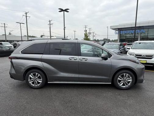 Metal 2026 Toyota Sienna XLE