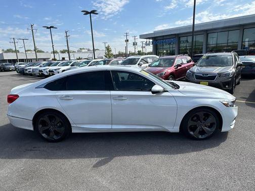 Platinum White Pearl 2018 Honda Accord Touring 2.0T