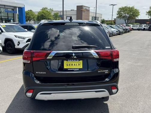 Labrador Black Metallic 2019 Mitsubishi Outlander SEL