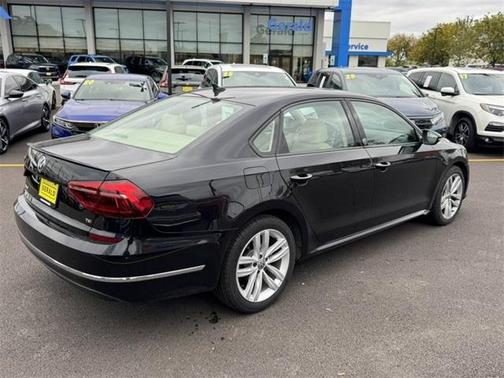 2019 Volkswagen Passat 2.0T Wolfsburg