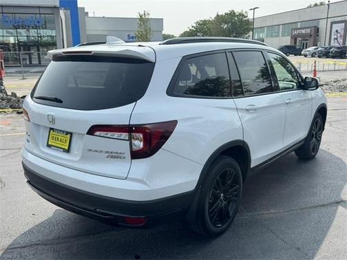 2022 Honda Pilot Black Edition