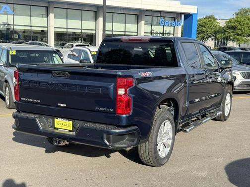 Northsky Blue Metallic 2022 Chevrolet Silverado 1500 Custom