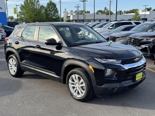 Mosaic Black Metallic 2022 Chevrolet Trailblazer LS