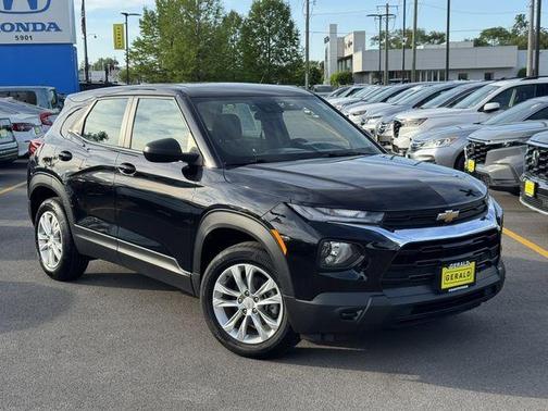 Mosaic Black Metallic 2022 Chevrolet Trailblazer LS