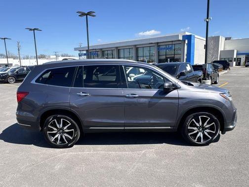 Gray 2019 Honda Pilot Touring 7-Passenger