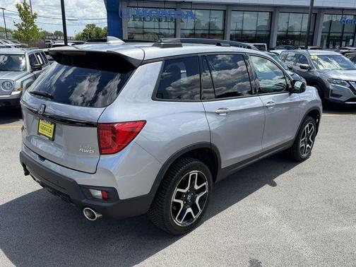 Silver Metallic 2022 Honda Passport Elite