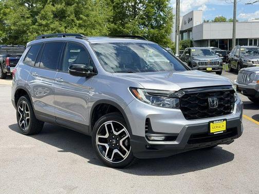 Silver Metallic 2022 Honda Passport Elite