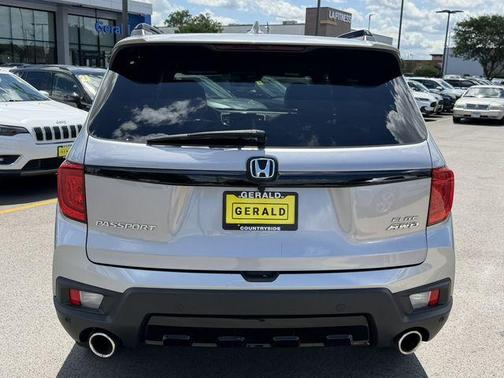 Silver Metallic 2022 Honda Passport Elite