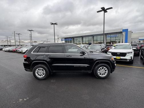 2020 Jeep Grand Cherokee Laredo E