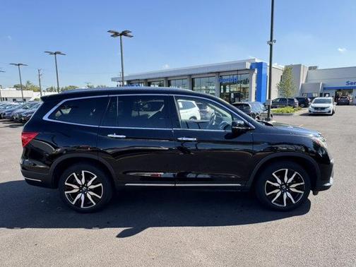 2022 Honda Pilot Touring 7-Passenger