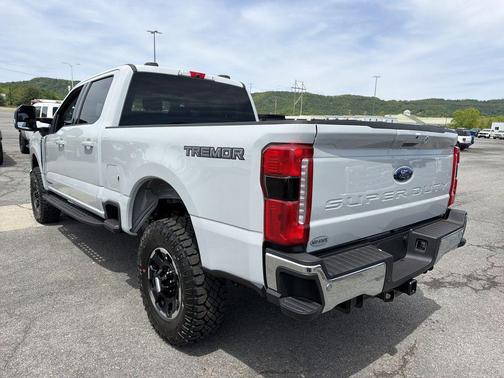 Avalanche 2026 Ford F-250 Lariat