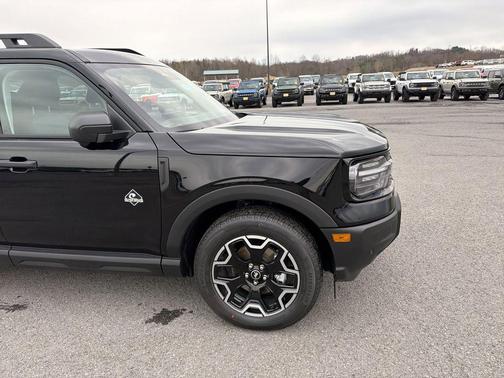 Shadow 2026 Ford Bronco Sport Outer Banks