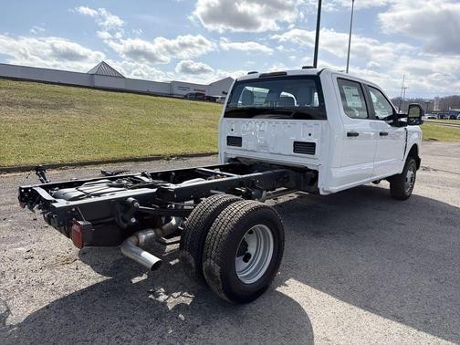 Oxford White 2026 Ford F-350 XL