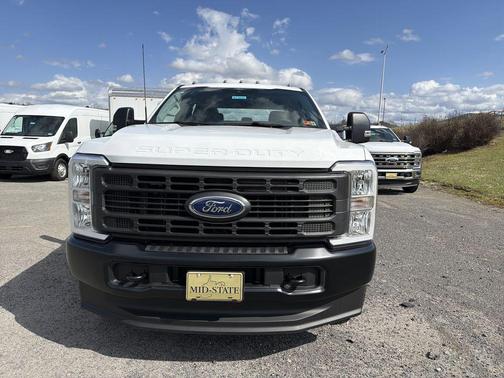 Oxford White 2026 Ford F-350 XL