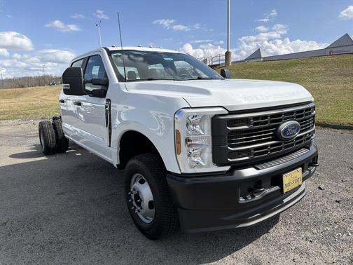 Oxford White 2026 Ford F-350 XL