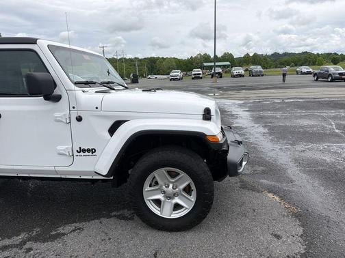 Bright White Clearcoat 2023 Jeep Gladiator Sport S