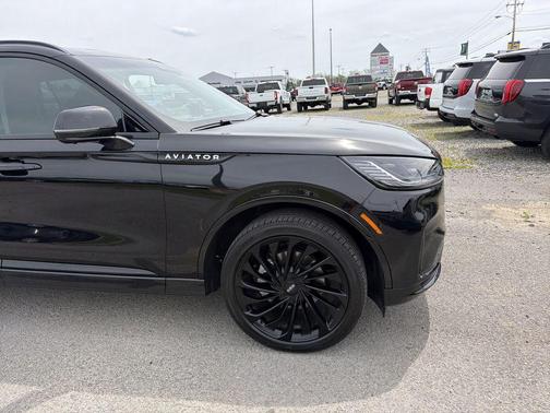 Infinite Black Metallic Clearcoat 2025 Lincoln Aviator Reserve AWD