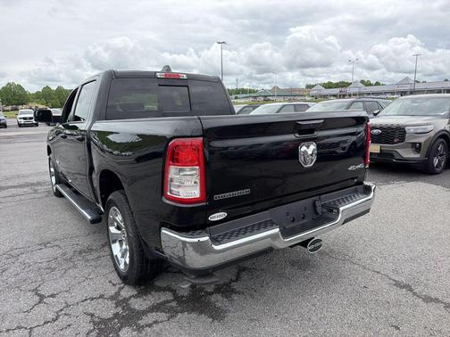 Diamond Black Crystal Pearlcoat 2022 RAM 1500 Big Horn/Lone Star