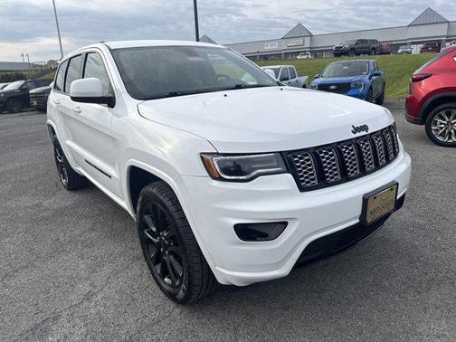 2022 Jeep Grand Cherokee Laredo
