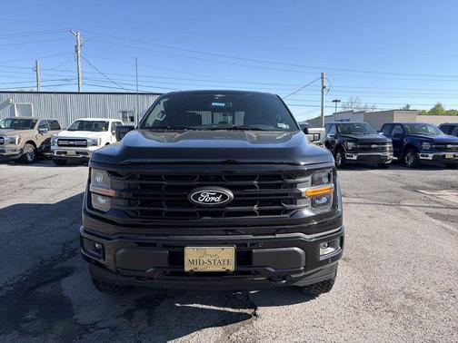 Agate Black Metallic 2026 Ford F-150 XLT