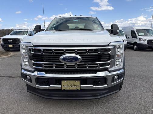 Oxford White 2026 Ford F-450 DRW