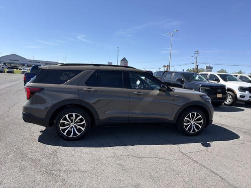 Gray 2026 Ford Explorer ST-Line