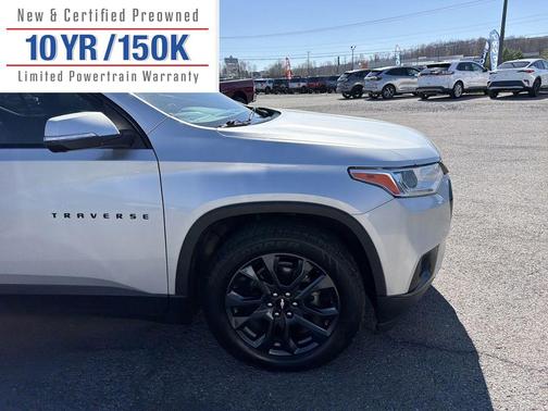 Silver Ice Metallic 2021 Chevrolet Traverse RS